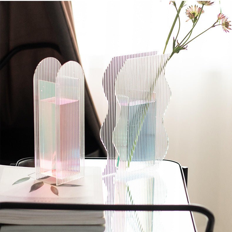 Transparent Wavy Acrylic Vase
