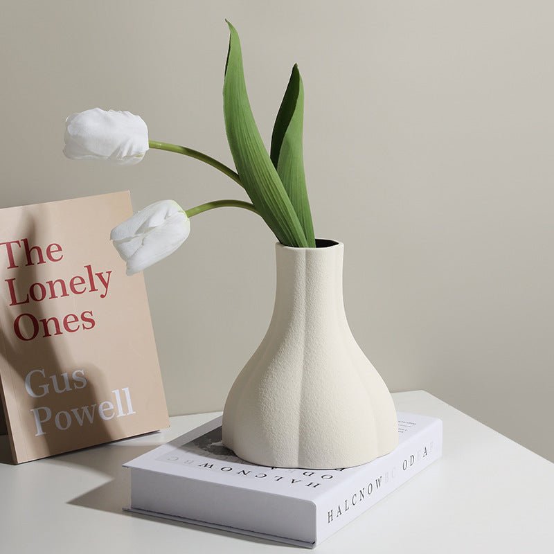 Tuber Rounds Ceramic Vase