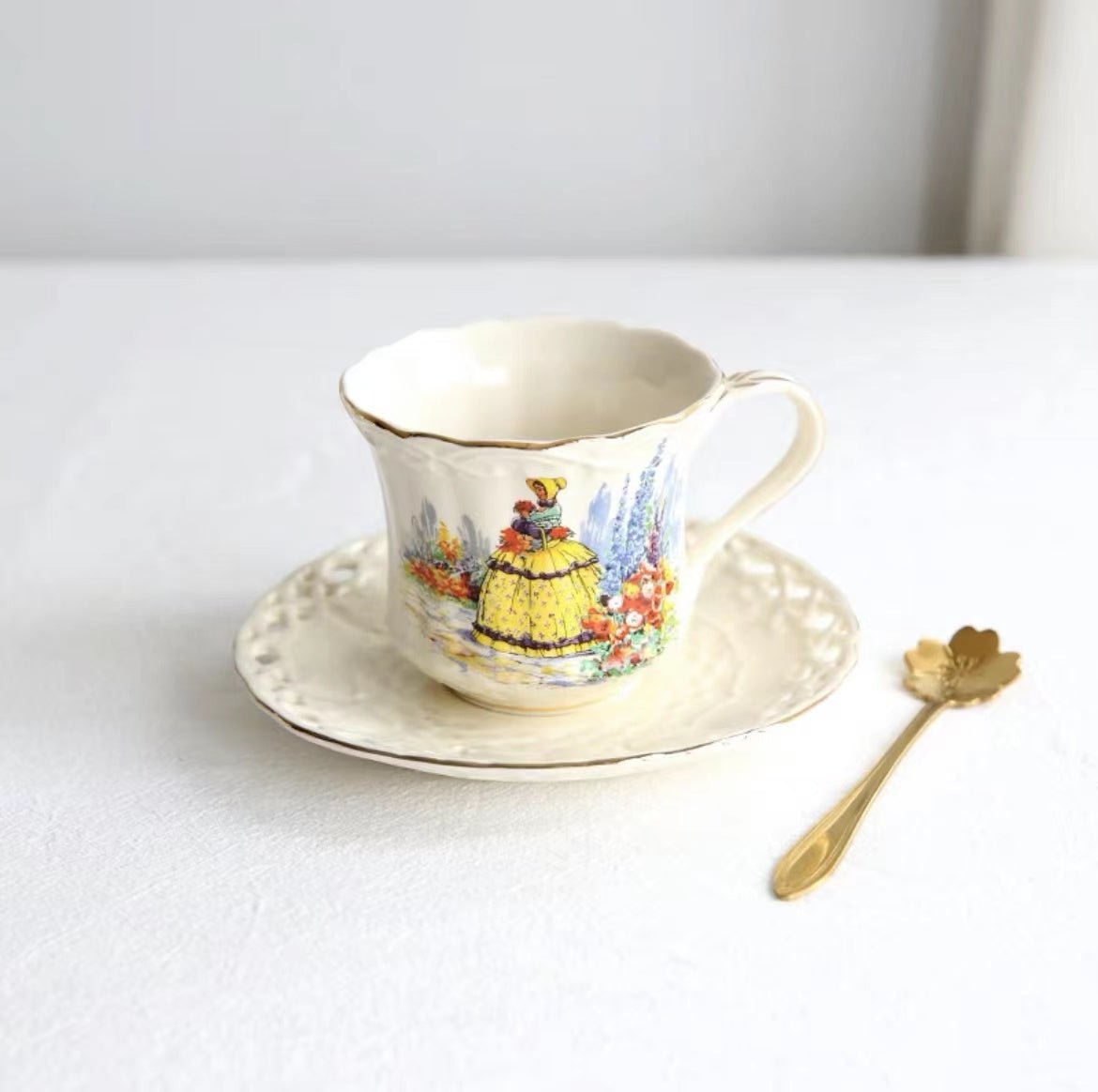 Vintage Garden Teacup & Pot