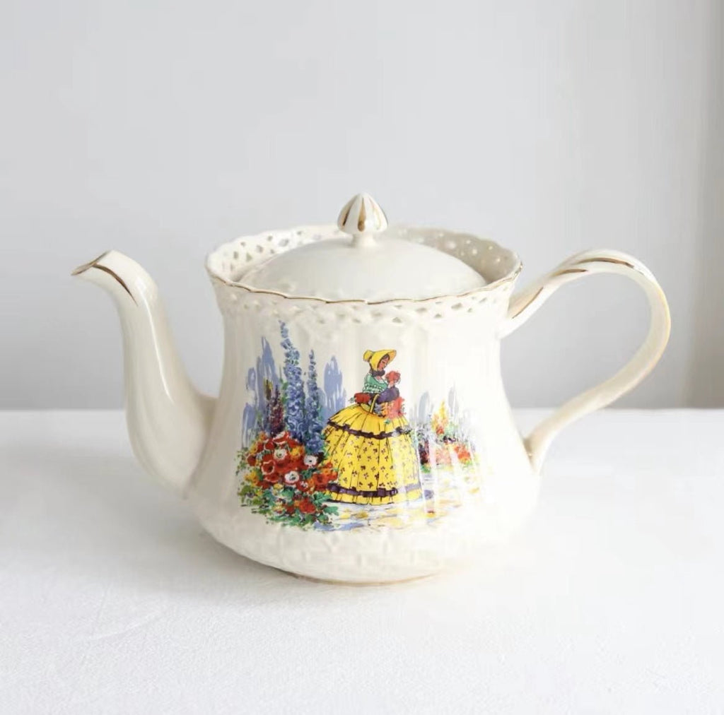 Vintage Garden Teacup & Pot