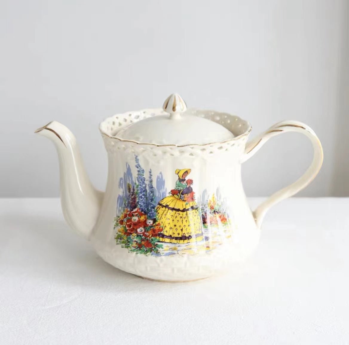 Vintage Garden Teacup & Pot