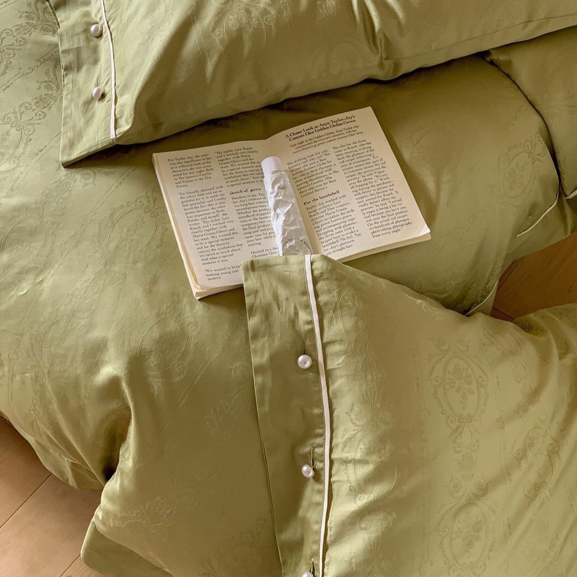 Vintage Sage Green and White Bedding Set