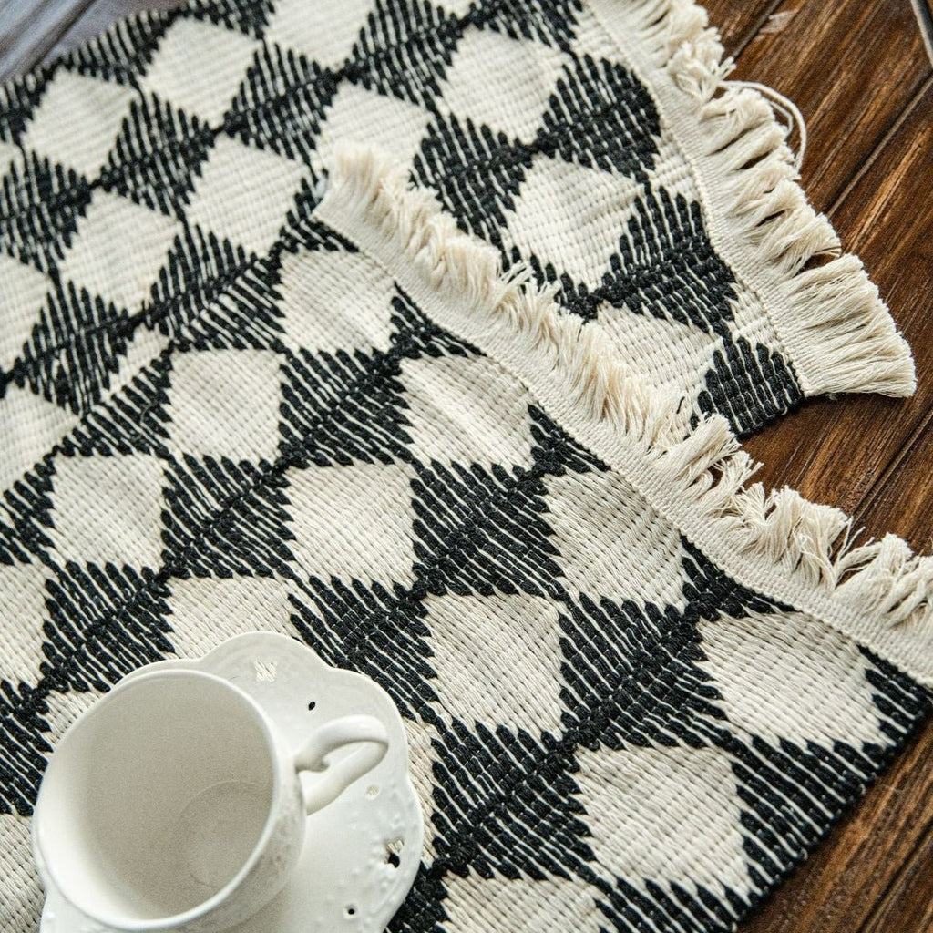 Woven Diamond Contrast Tassel Table Runner