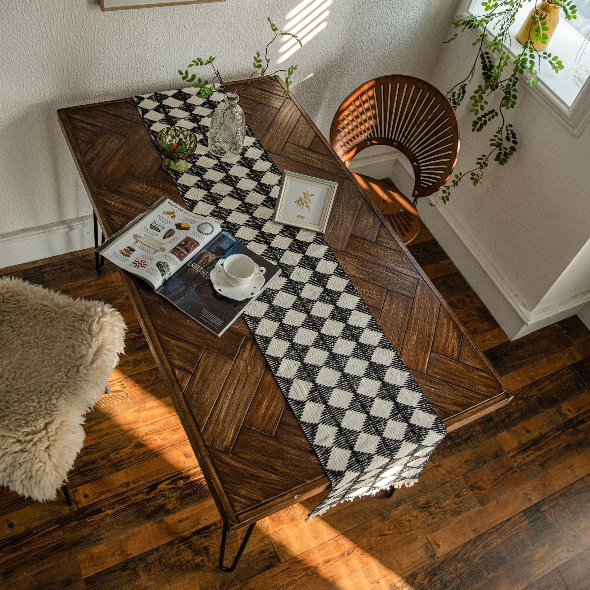 Woven Diamond Contrast Tassel Table Runner