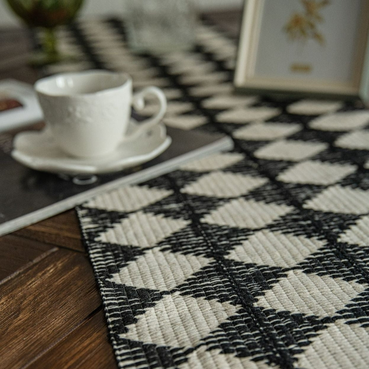 Woven Diamond Contrast Tassel Table Runner